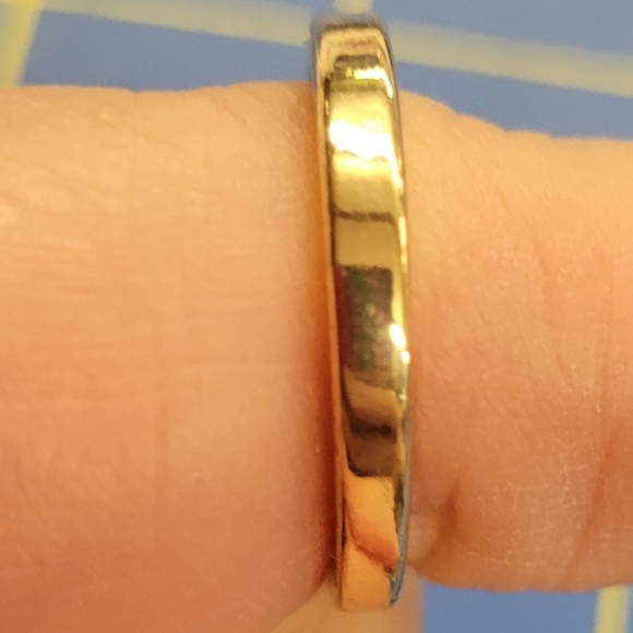 Felt's Fun Finds Jewelry - Striped Textured Gold Tone Band